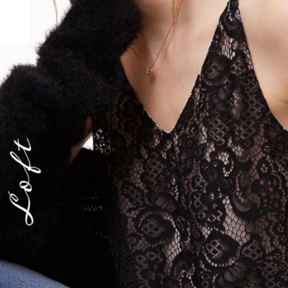 🔴SOLD -NWT Loft Lace Strappy Cami Top